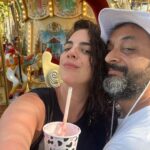 Martha Nowill Instagram - um dia, qdo vcs crescerem, estiverem letrados e tiverem autorização para fuçar no instagram (se essa rede ainda existir), vcs vão descobrir que eu esperei vcs dormirem para rachar meio litro de milkshake de morango com o pai de vcs. eu sei, muita sacanagem.