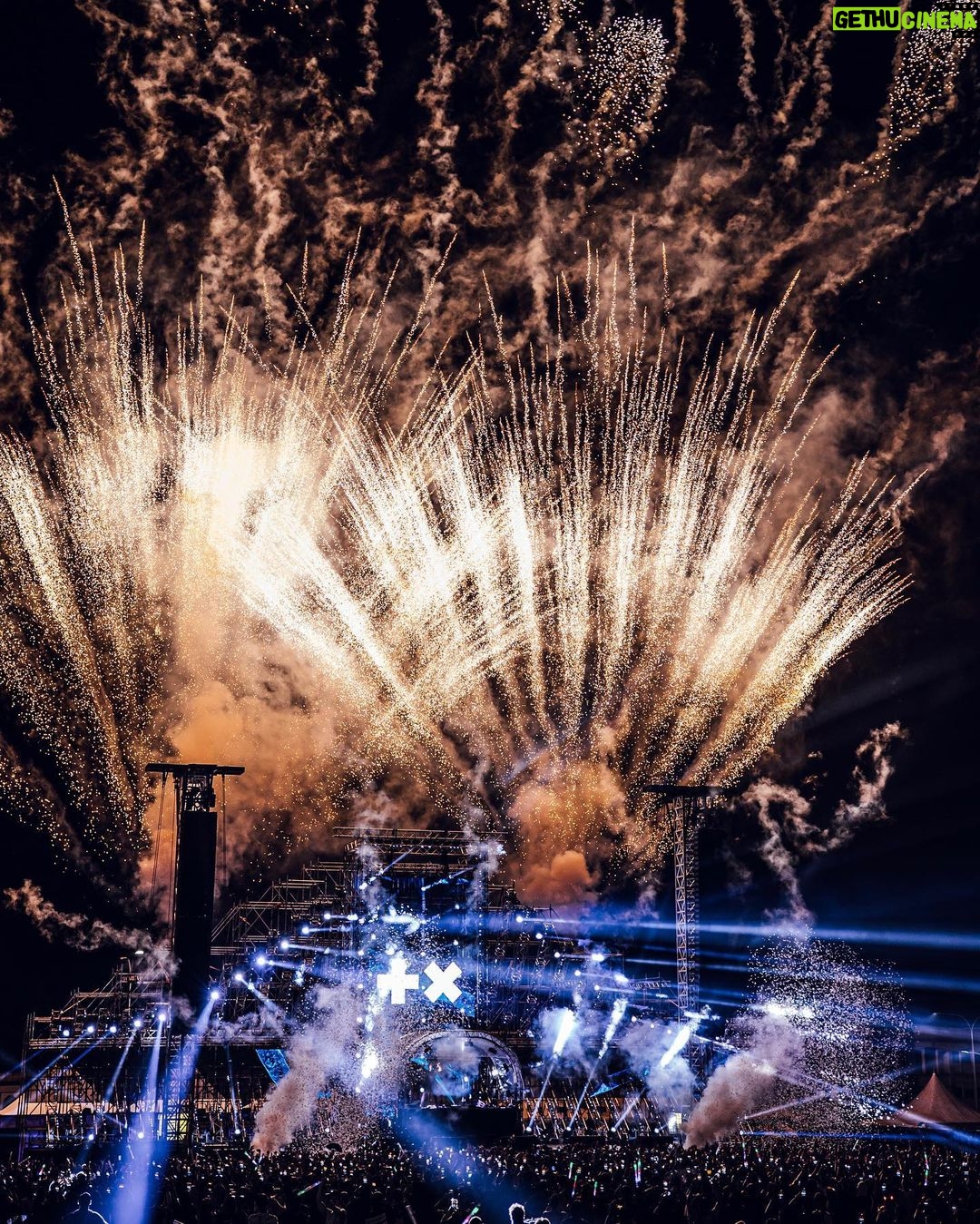 Martin Garrix Instagram - Malaysia & Singapore what a weekend..🤯❤️ thank you!!