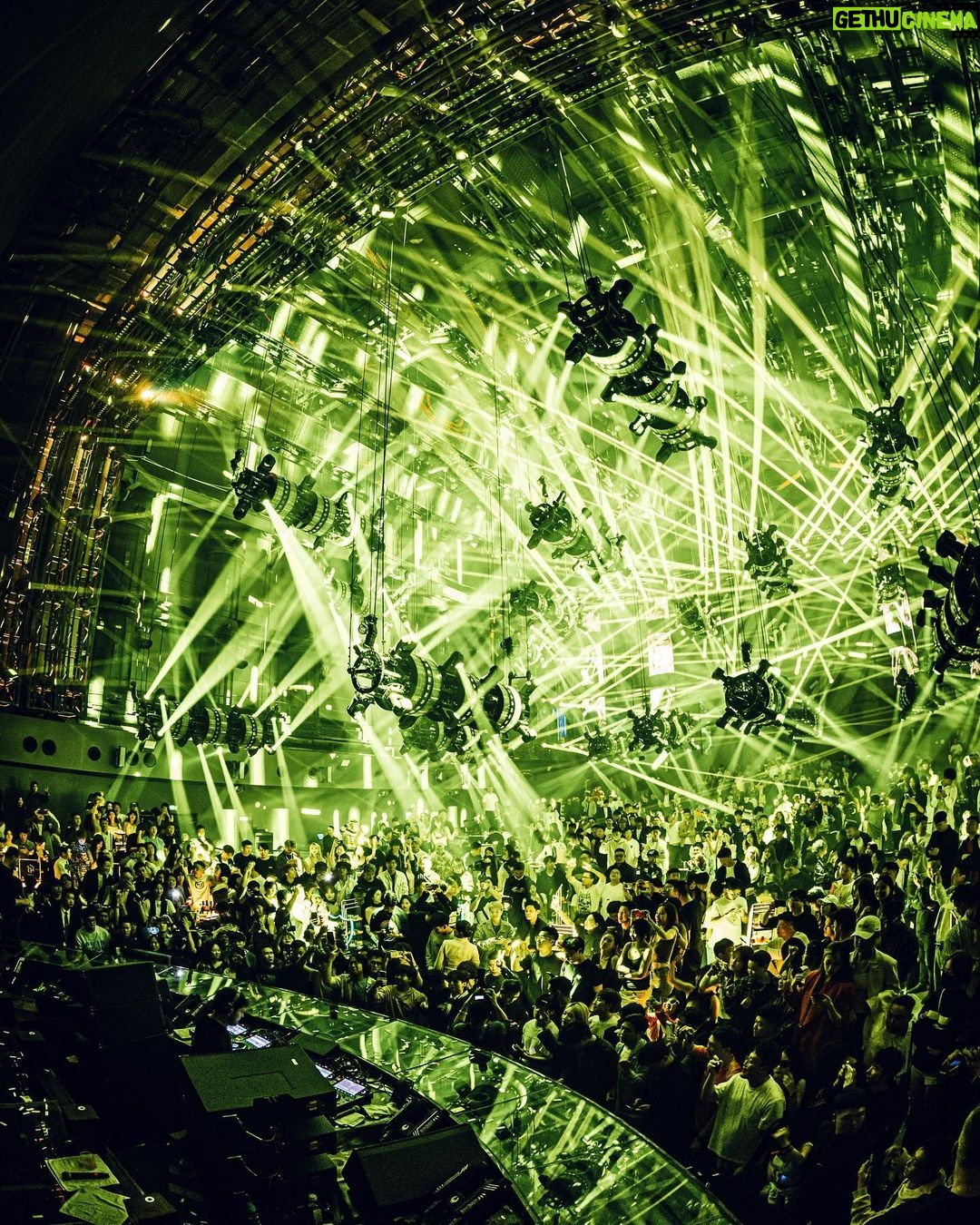 Martin Garrix Instagram - China I’ve missed you.. thank you for both shows last night ❤️❤️