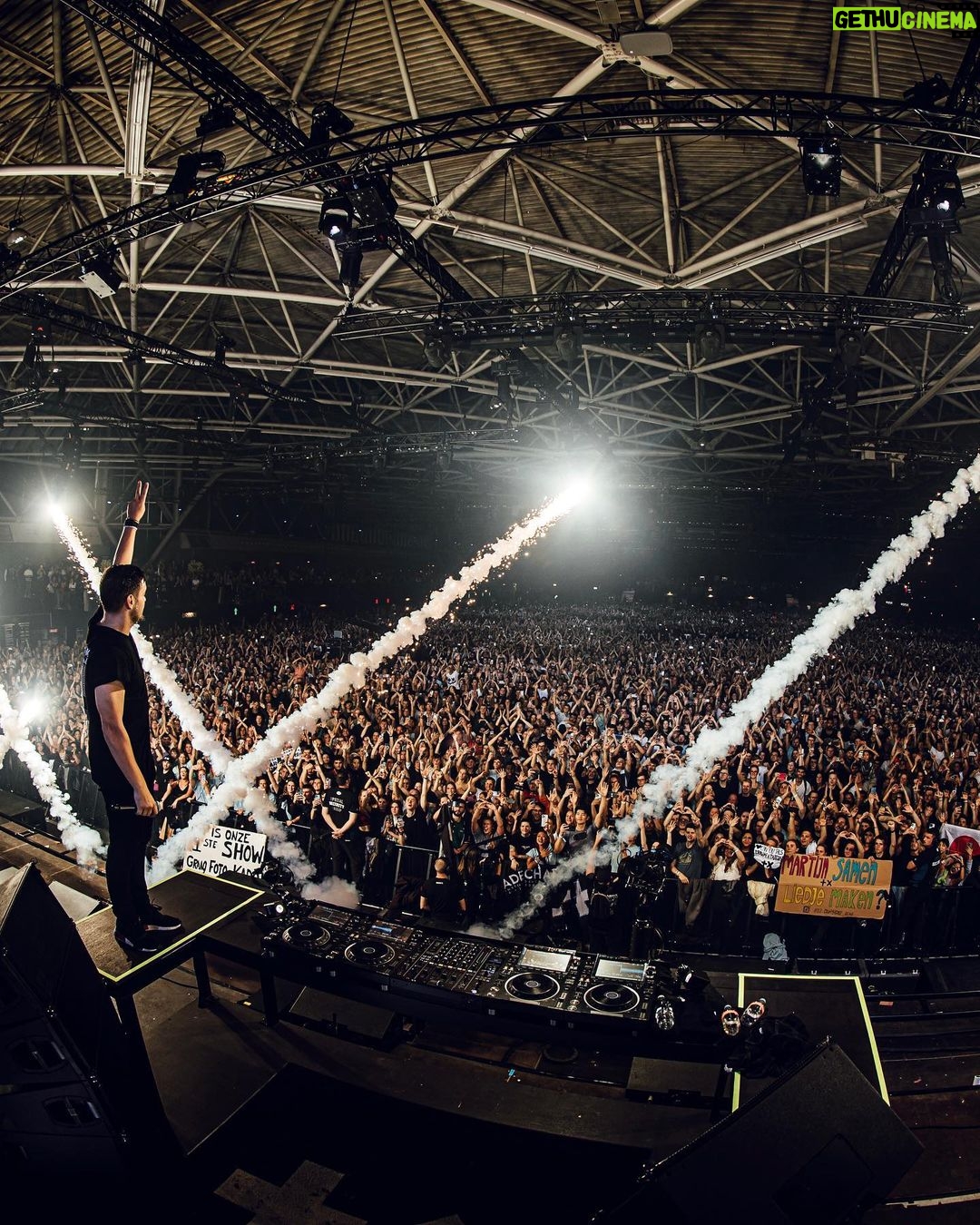 Martin Garrix Instagram - felt good being home.. 2 shows in my hometown were so fun, thanks to everybody for partying and the amazing energy. big smile on my face while I’m writing this and looking at these photos. feels very surreal.. love you guys a lot RAI Amsterdam