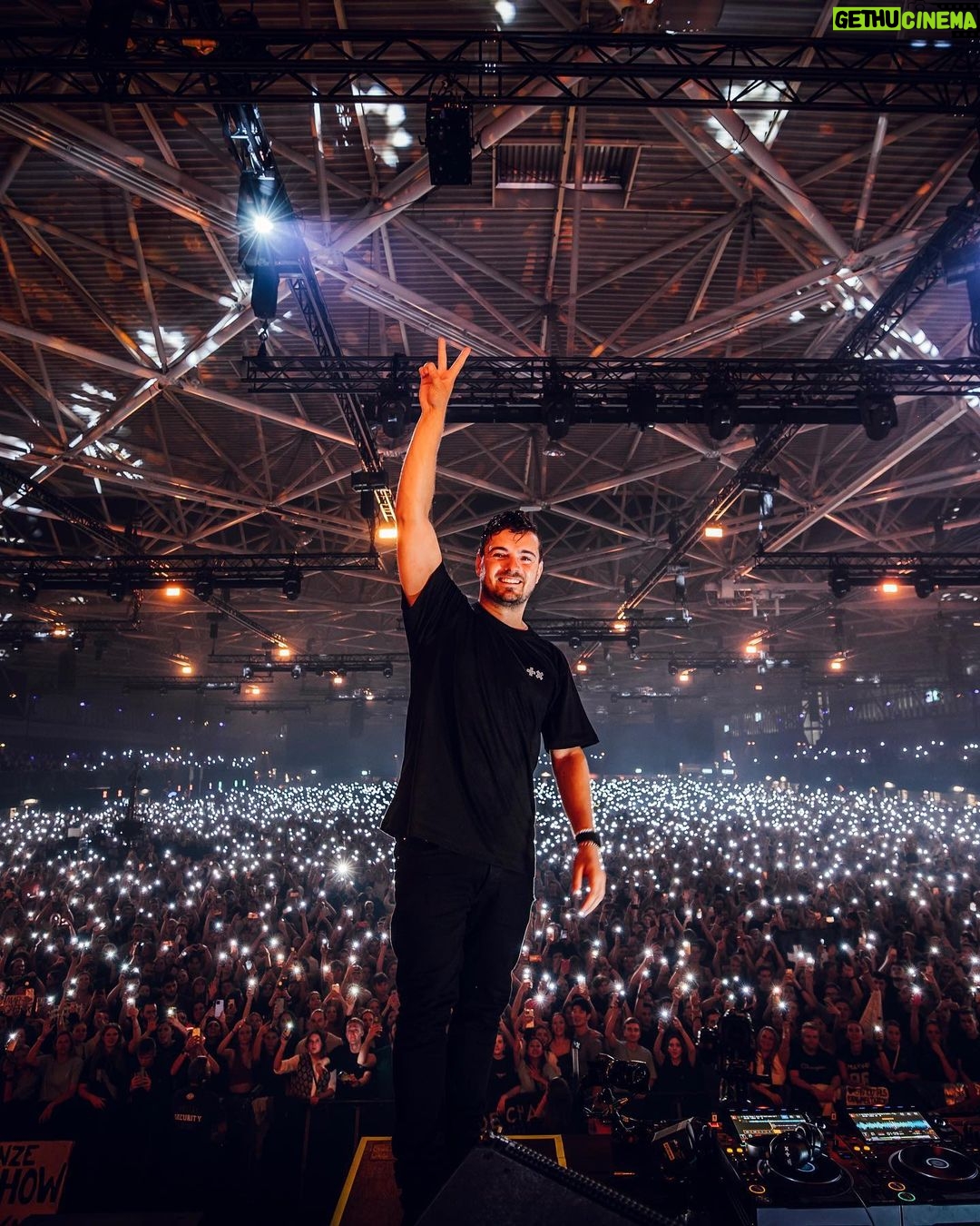 Martin Garrix Instagram - felt good being home.. 2 shows in my hometown were so fun, thanks to everybody for partying and the amazing energy. big smile on my face while I’m writing this and looking at these photos. feels very surreal.. love you guys a lot RAI Amsterdam