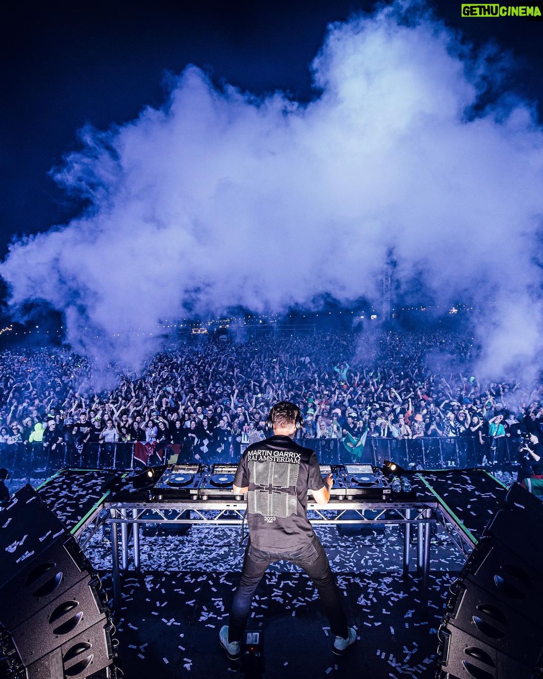 Martin Garrix Instagram - Thank you Creamfields that was so so fun! 🔥🔥❤️❤️