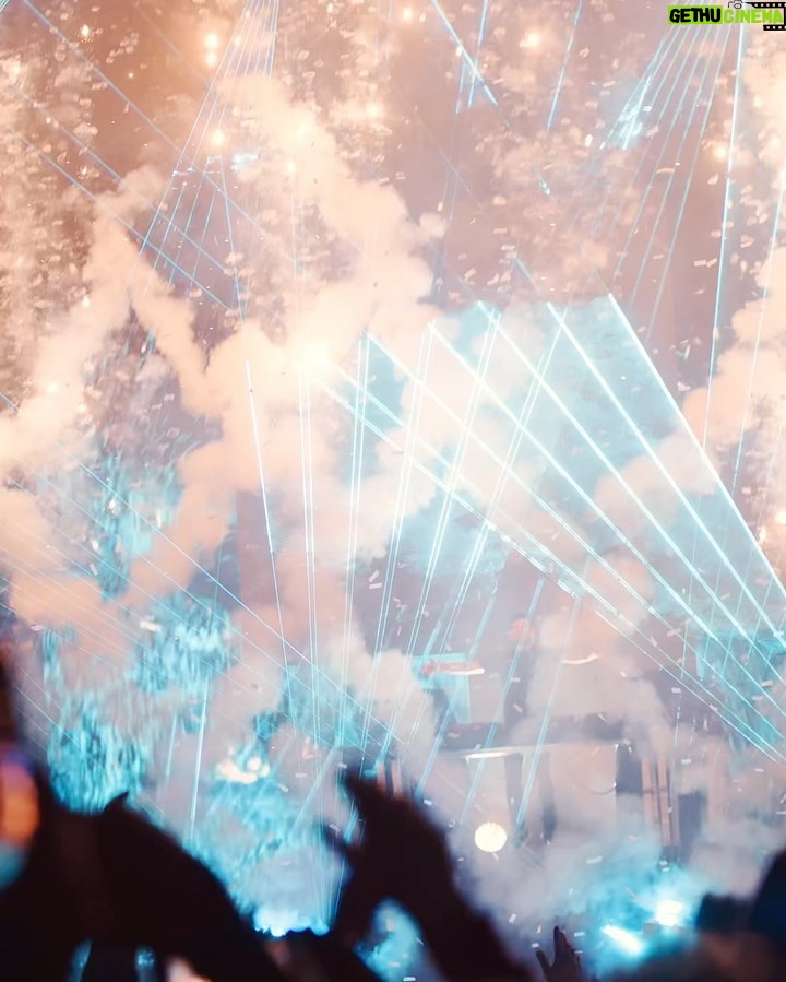 Martin Garrix Instagram - WARSAW felt amazing being back!! Thanks for having me & the crazy energy ❤️❤️ Warsaw, Poland