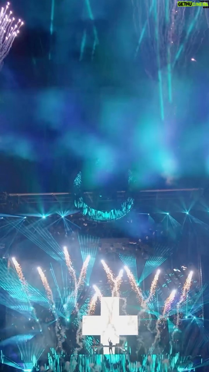 Martin Garrix Instagram - Hurricane together with @sentineltrio & @iambonn is out this Friday!!