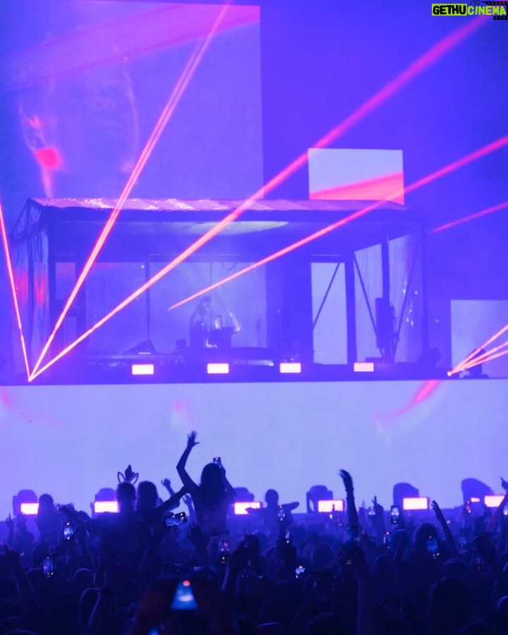 Martin Garrix Instagram - Crazy energy this weekend at @ilesoniq !! 🤯 îLESONIQ