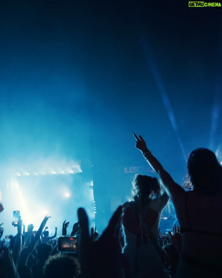 Martin Garrix Instagram - Crazy energy this weekend at @ilesoniq !! 🤯 îLESONIQ