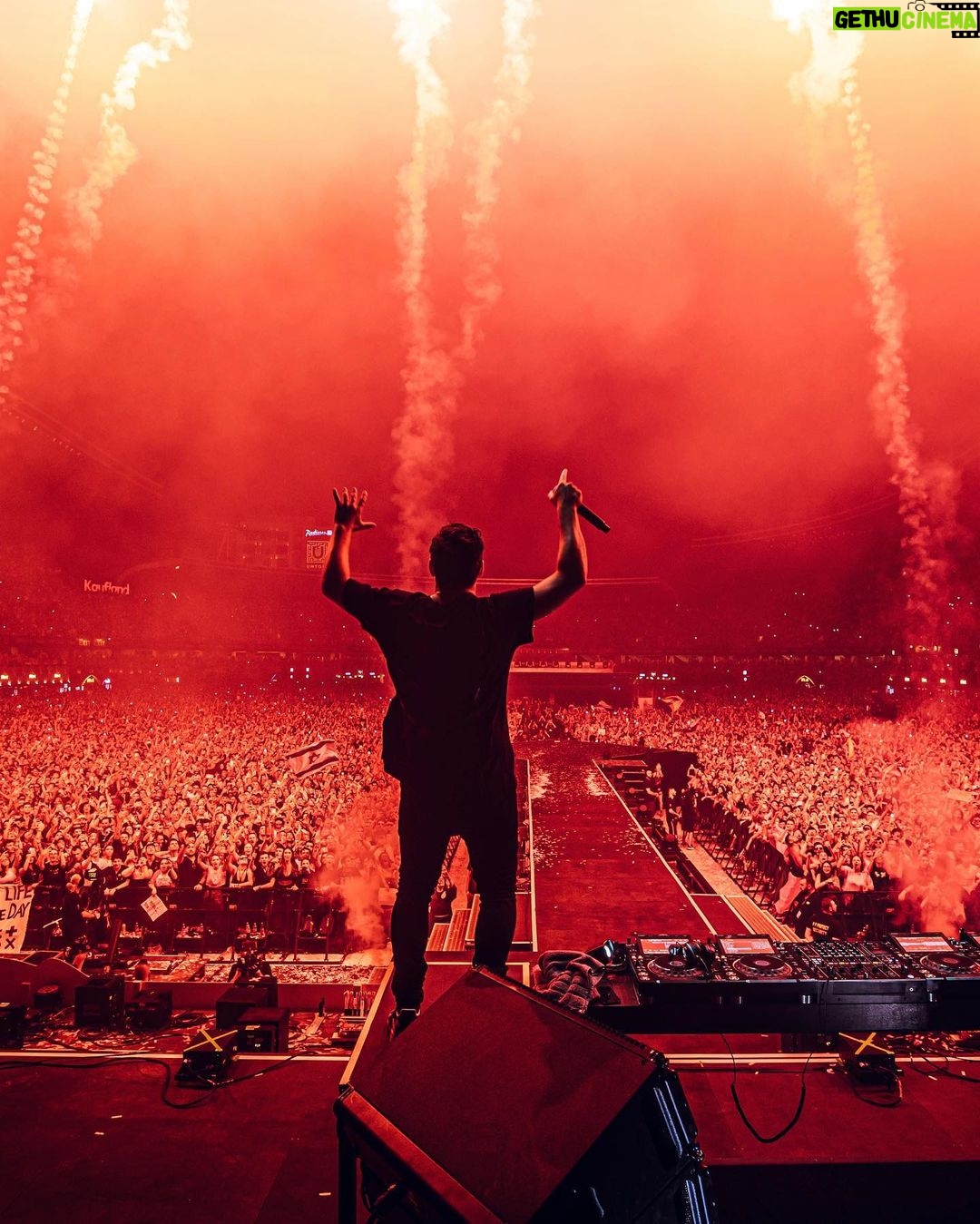 Martin Garrix Instagram - Romania you have my heart. thank you @untoldfestival for the incredible energy ❤️❤️ UNTOLD