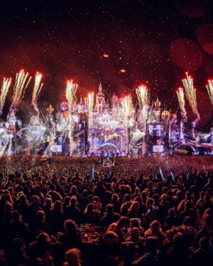 Martin Garrix Instagram - crazy closing out Tomorrowland for the second weekend in a row. uploading the full set soon. thank you for the crazy energy❤️