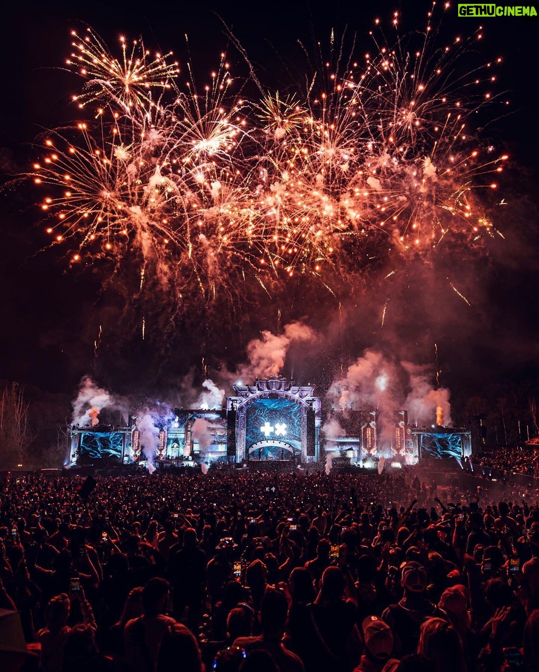 Martin Garrix Instagram - thank you all for coming to the @stmpdrcrds stage at Tomorrowland ❤️ can’t wait to close mainstage tonight