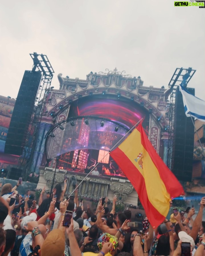 Martin Garrix Instagram - thank you all for coming to the @stmpdrcrds stage at Tomorrowland ❤️ can’t wait to close mainstage tonight