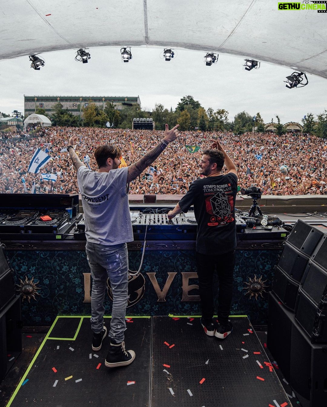 Martin Garrix Instagram - thank you all for coming to the @stmpdrcrds stage at Tomorrowland ❤️ can’t wait to close mainstage tonight