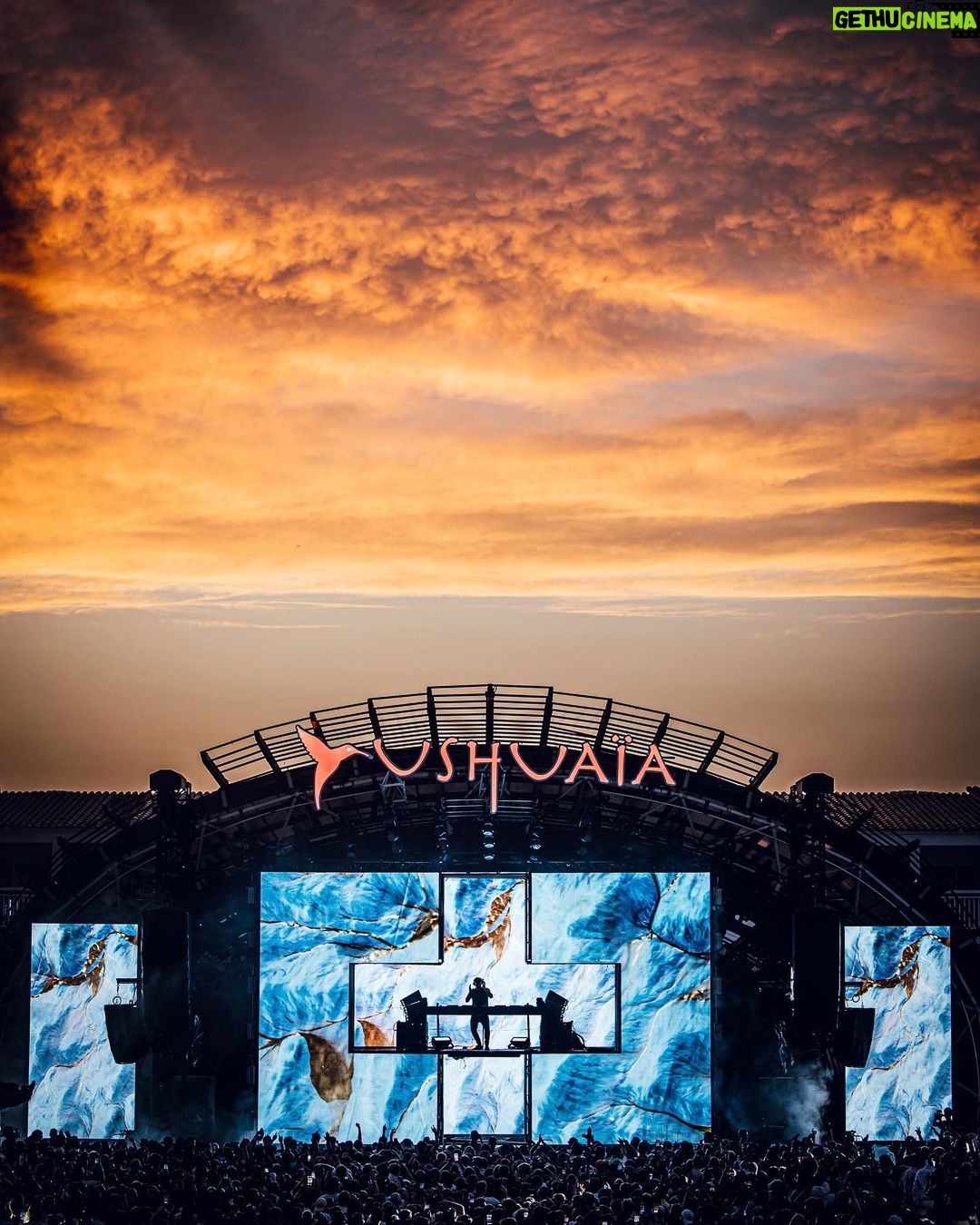 Martin Garrix Instagram - wow Ushuaia was INSANE last night! 🔥🤯 thanks for joining me @alesso & @steveaoki ❤️ Ushuaïa Ibiza