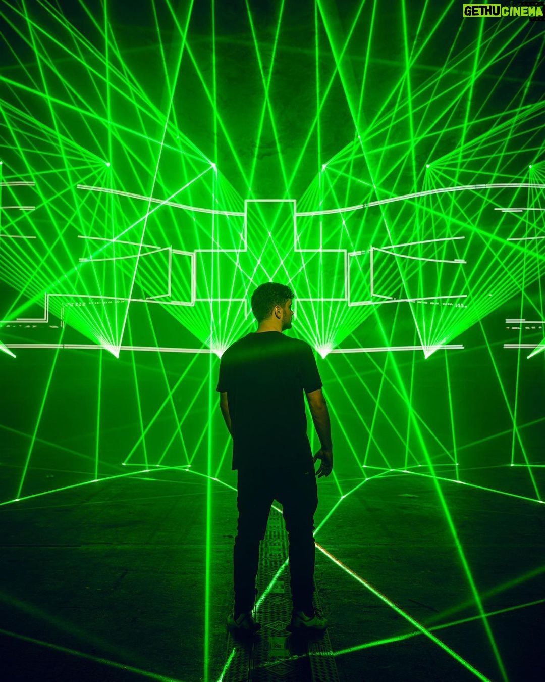 Martin Garrix Instagram - only one day to go till my first show at RAI 🤯 thank you for coming to the pop up store with @jblaudio_eu and helping raise money for @warchildholland & @soskinderdorpen