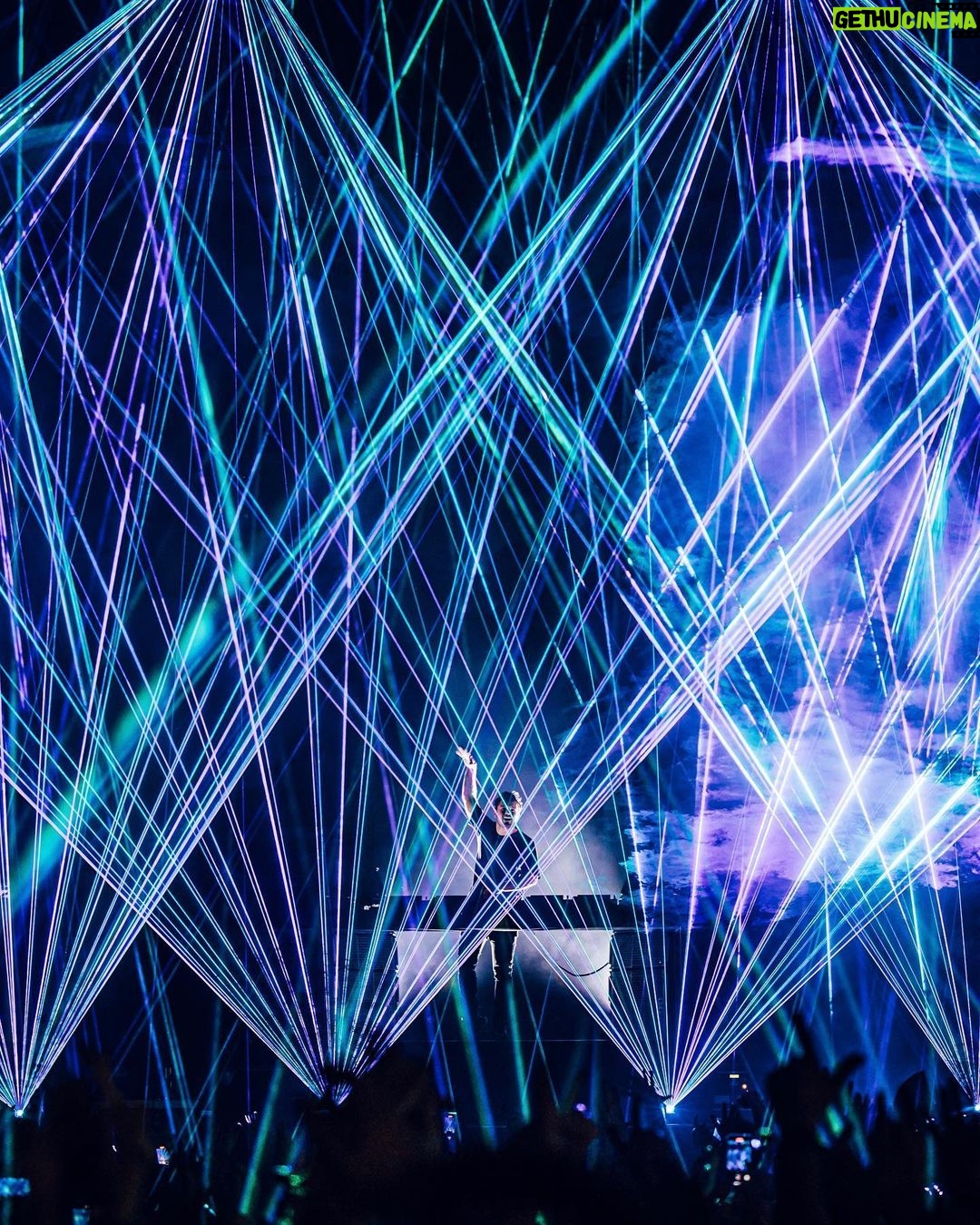 Martin Garrix Instagram - incredible night in Valladolid ❤️❤️❤️ muchas gracias +x Simancas Villa de la Música
