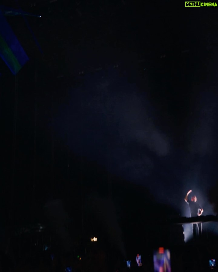 Martin Garrix Instagram - incredible night in Valladolid ❤️❤️❤️ muchas gracias +x Simancas Villa de la Música