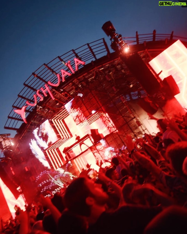 Martin Garrix Instagram - THURSDAYS @ushuaiaibiza wowowow thanks for the energy last night! see you next week ❤️ Ushuaïa Ibiza