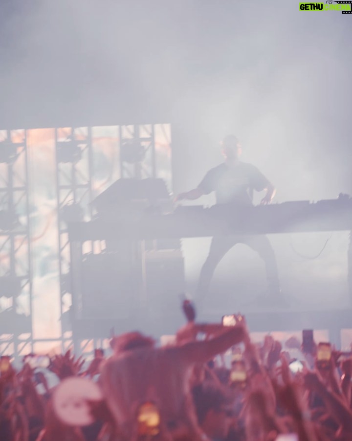 Martin Garrix Instagram - wowowow night 3 at Brooklyn Mirage was NUTS.. crazy crazy energy in the air. can’t believe there’s only 1 show left. thanks and see you soon! ❤️❤️ The Brooklyn Mirage