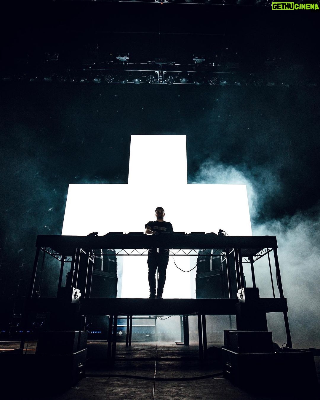Martin Garrix Instagram - wowowow night 3 at Brooklyn Mirage was NUTS.. crazy crazy energy in the air. can’t believe there’s only 1 show left. thanks and see you soon! ❤️❤️ The Brooklyn Mirage