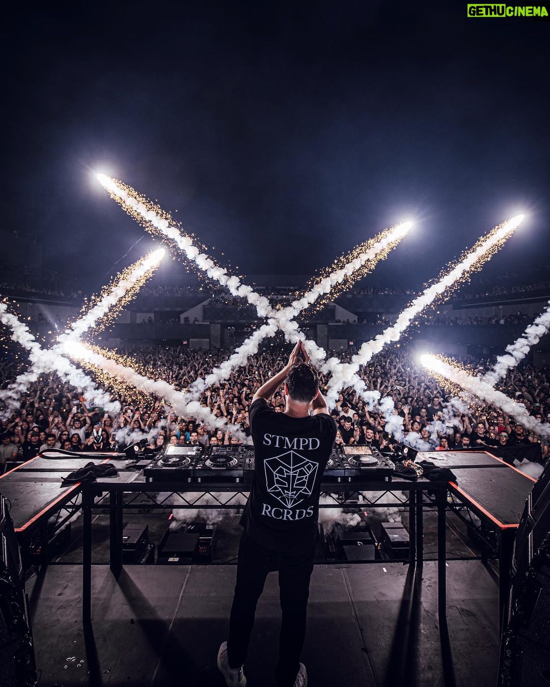 Martin Garrix Instagram - Brooklyn Mirage night 2 HOLY SHIT thanks for the energy ❤️❤️ can’t believe whats happening!! round 3 tonight The Brooklyn Mirage