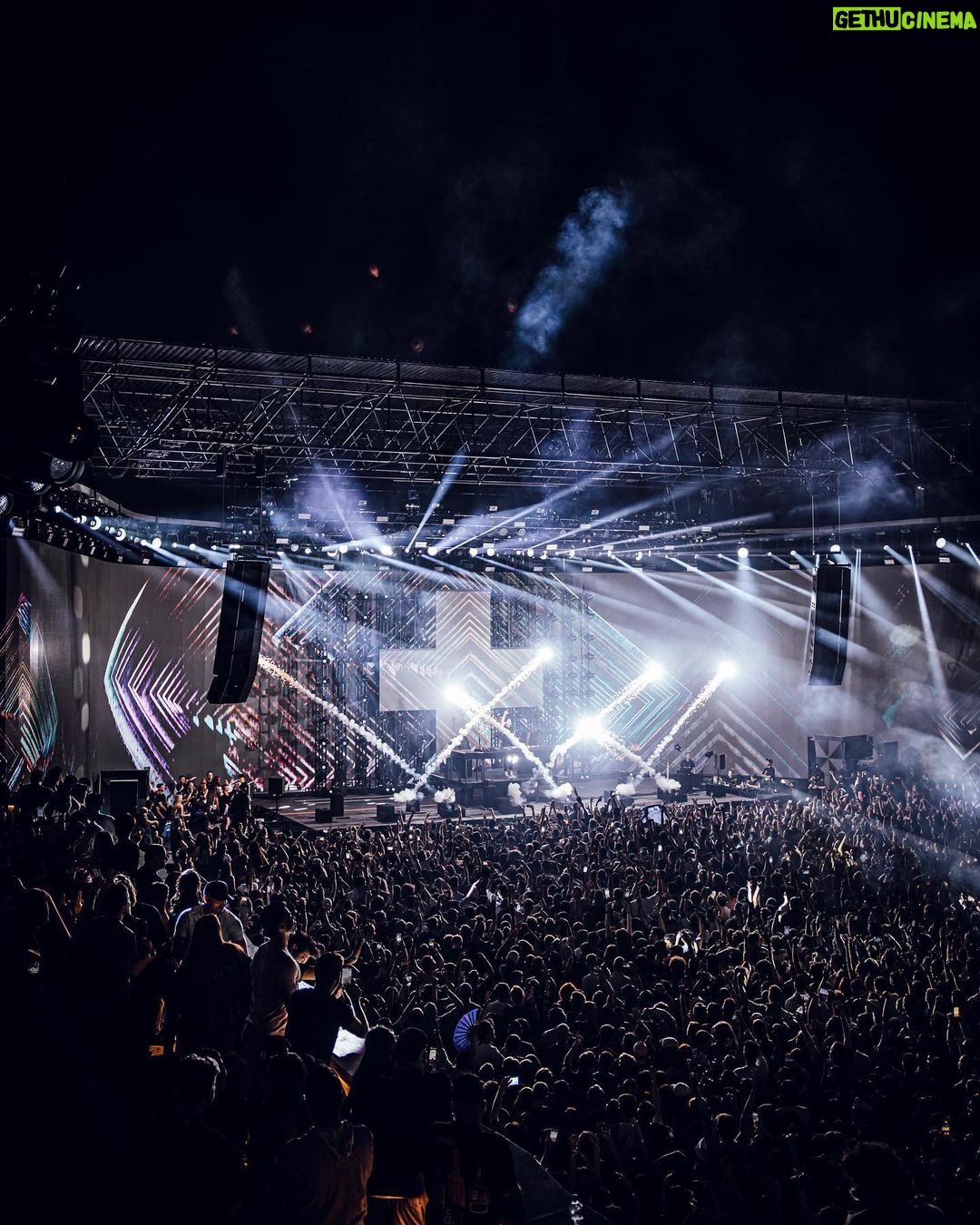 Martin Garrix Instagram - Brooklyn Mirage night 2 HOLY SHIT thanks for the energy ❤️❤️ can’t believe whats happening!! round 3 tonight The Brooklyn Mirage