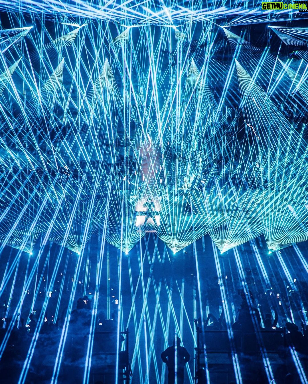 Martin Garrix Instagram - WARSAW felt amazing being back!! Thanks for having me & the crazy energy ❤️❤️ Warsaw, Poland