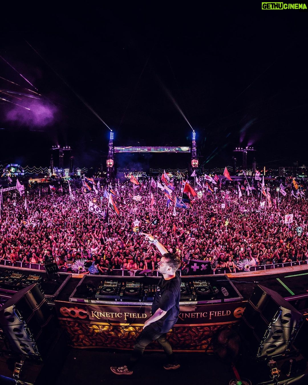 Martin Garrix Instagram - 4 shows in 5 days.. and wow what a weekend. thanks for the energy ❤️ EDC Las Vegas