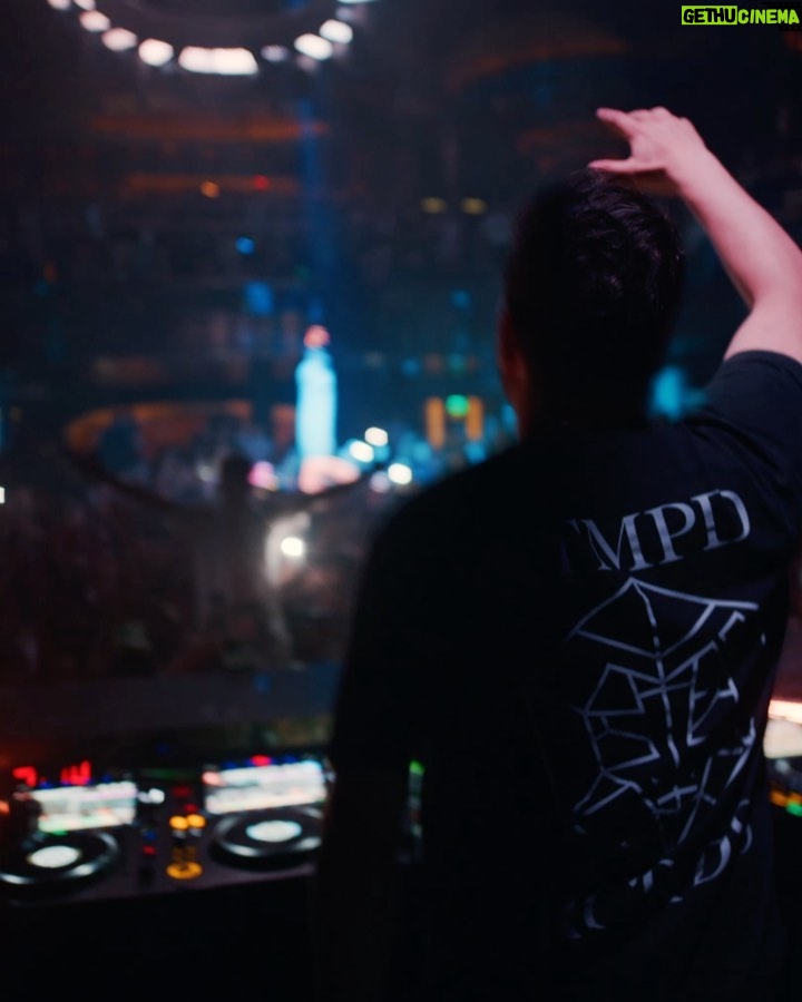 Martin Garrix Instagram - 4 shows in 5 days.. and wow what a weekend. thanks for the energy ❤️ EDC Las Vegas