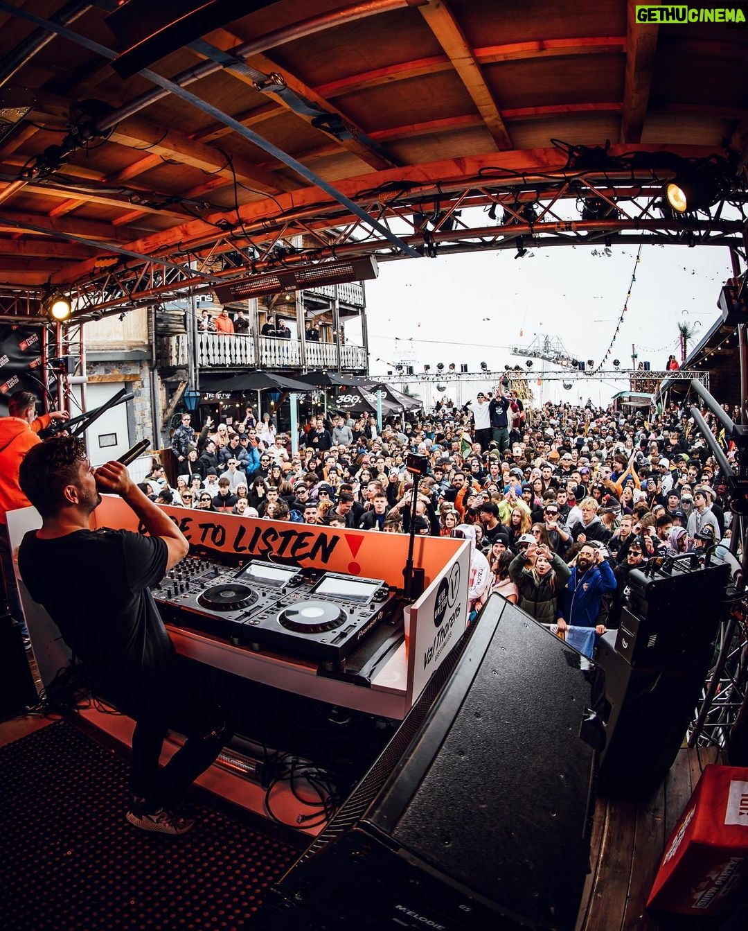 Martin Garrix Instagram - Thank you @jblaudio_eu & @360valthorens for the incredible day! ❤️❤️ Val Thorens