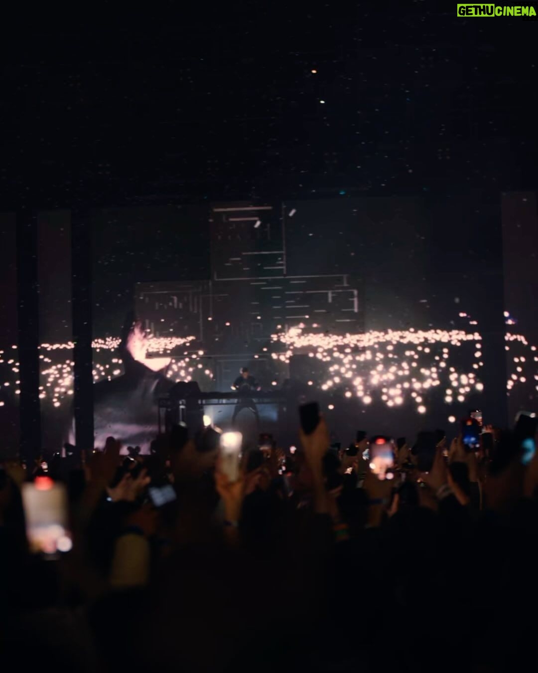 Martin Garrix Instagram - Japan you have my heart! thanks for the last few days and the incredible show.. that was pure magic. 🇯🇵❤️