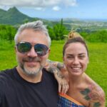 Martin Juneau Instagram - Fuuuuudge j'ai pas vu que mon appareil était en mode portrait à cause de mes lunettes. ☀️ ⛰️ 🏝 #RoadToKailua Hawaii