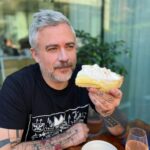 Martin Juneau Instagram - Étapes d'un craving de Key lime pie. 📸-->@ariiroberts 1) La profonde et intense joie d'avoir ENFIN trouvé la meilleure en ville chez @bossamtl. 🥹😎 2) "Non mais elle est tu belle?" 👉🍰 3) Taper dedans. 💛🍋 4) Prendre 10 lbs. 😨🥧