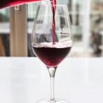 Martin Juneau Instagram - Besoin d'un verre. @robertsval
