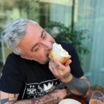 Martin Juneau Instagram - Étapes d'un craving de Key lime pie. 📸-->@ariiroberts 1) La profonde et intense joie d'avoir ENFIN trouvé la meilleure en ville chez @bossamtl. 🥹😎 2) "Non mais elle est tu belle?" 👉🍰 3) Taper dedans. 💛🍋 4) Prendre 10 lbs. 😨🥧