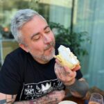 Martin Juneau Instagram - Étapes d'un craving de Key lime pie. 📸-->@ariiroberts 1) La profonde et intense joie d'avoir ENFIN trouvé la meilleure en ville chez @bossamtl. 🥹😎 2) "Non mais elle est tu belle?" 👉🍰 3) Taper dedans. 💛🍋 4) Prendre 10 lbs. 😨🥧