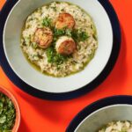 Martin Juneau Instagram - Découvrez les médaillons de pétoncles, une nouveauté chez Metro! Pour les accompagner, notre chef @martin_juneau nous propose une recette de risotto aux herbes.😋