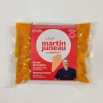 Martin Juneau Instagram – La toute nouvelle gamme d’accompagnements de légumes MJ pour metroGO est ENFIN disponible dans la majorité des @metromonepicier!
🥕
🍯
Ceux-ci sont confectionnés à Montréal avec des produits frais… Le plus sous-estimé des quatre accompagnements est assurément l’écrasé de carottes au miel et à l’huile de cameline.
🧡
Vous n’avez qu’à le faire chauffer au micro-ondes ou dans une eau fumante… C’est une économie de temps (et de vaisselle) incroyable!
GO!!!
🍽
#MetroGO
#MartinJuneaiPourMetroGO
#Accompagnements