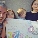 Martin Juneau Instagram - Je suis trop fier de toi, mon amour. Tu as tellement travaillé fort pour le @mtlmarathon, depuis 6 mois! Go go go @robertsval! T'es la meilleure! 🏃‍♂️🏃‍♀️🏃🏃‍♂️🏃‍♀️🏃 Et vous aussi @parrapapompom et @ariiroberts!