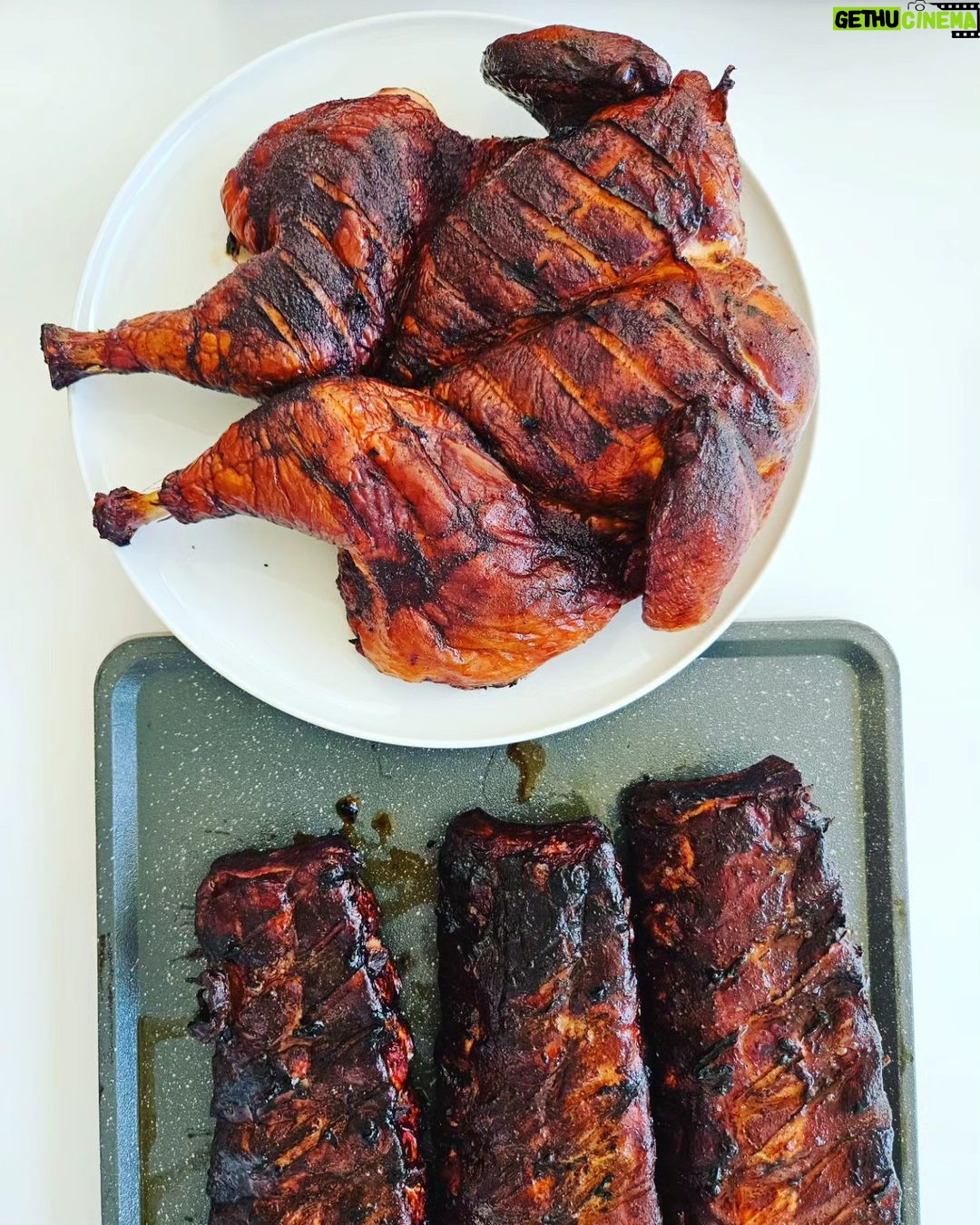 Martin Juneau Instagram - Oh boy. 🔥💨🐷🐔💛 #LetsFuckingGo #LowNSlow @robertsval