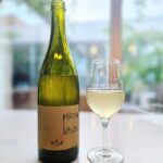 Martin Juneau Instagram - Je sais que mes posts de vin ne sont pas les plus populaires. Je serai donc bref! Ose 2021 de @domainedumatincalme est le meilleur blanc que j'ai bu depuis vraiment longtemps. 💛 80 % Grenache Blanc 10 % muscat petits grains 10 % Grenache gris, Carignan blanc, Carignan gris, Maccabeu. Pour obtenir un carton, écrivez à Nicolas@glou-mtl.com. #AnthonyGuix #DomaineDuMatinCalme #VoletImportation #VoletAndFriends #VoletXGlou