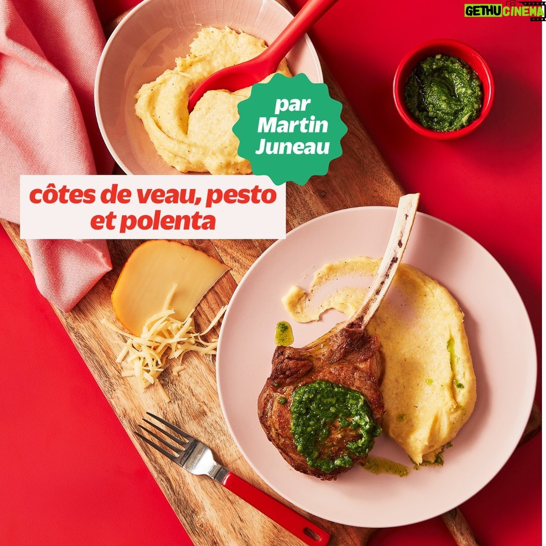 Martin Juneau Instagram - À la recherche d'un plat raffiné et savoureux? @martin_juneau a concocté cette recette de côtes de veau saisie avec un pesto de persil italien et une polenta crémeuse au gouda. Un délice à partager en famille ou entre amis!