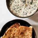 Martin Juneau Instagram - Avez-vous dit "Spinach dip aux trois fromages et bacon avec pains naan toastés"? 🍃 🧀 🥓 🫓 Une autre mi-temps @metromonepicier réussie pour un autre @snackpodcastfootball divertissant et instructif! 🏈 #SpinachDip #MiTempsMetro #SnackPodcast