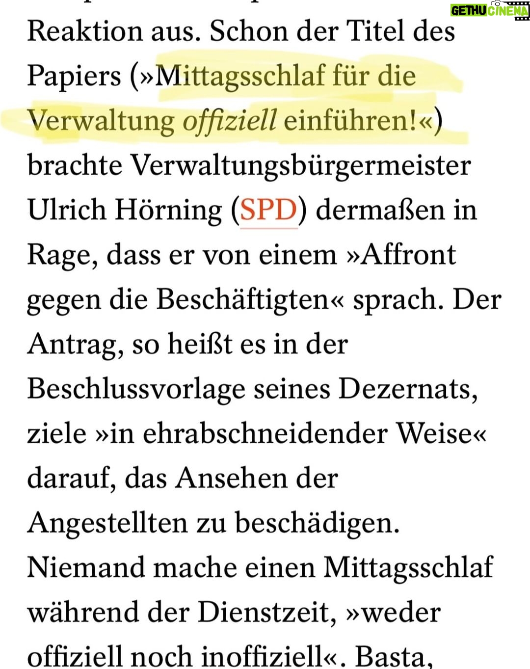Martin Sonneborn Instagram - PARTEI-Stadtrat Kuno Kumbernuß hat es geschafft, einen von Leipzigs Bürgermeistern aus seinem - inoffiziellen - Mittagsschlaf zu wecken... Smiley! Quelle: Ein Nachrichtenmagazin namens "Der Spiegel"