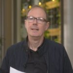 Martin Sonneborn Instagram – WARNHINWEIS: Diese semiseriöse Weihnachtsansprache kommt ohne expliziten WARNHINWEIS… Smiley!
Frohe Feste & Prost draußen an den Geräten!