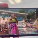 Martin Sonneborn Instagram - Grüße an die PARTEI-Freunde im Pool des Fernsehgartens… Andrea Kiewel (sauer) will alle Zuschauer rausschmeißen, die eine rote Krawatte tragen… Smiley