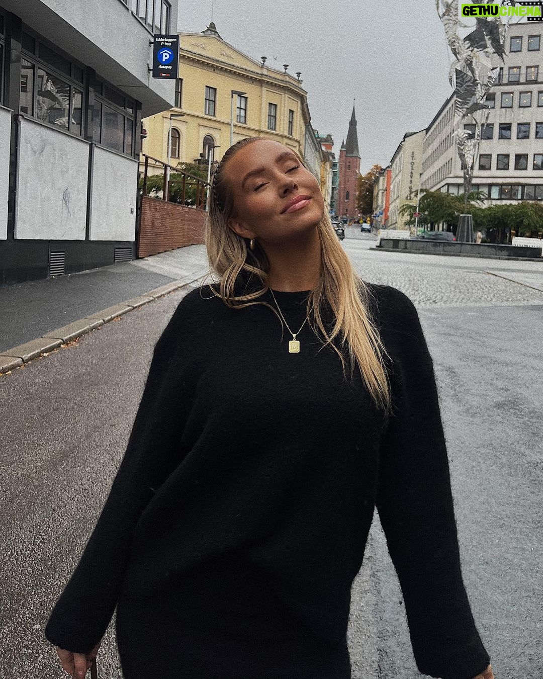 Martine Lunde Instagram - 🖤 Oslo, Norway