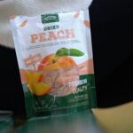 Martine Lunde Instagram - Annonse @sunshinedelights_no Jeg er en snackser, og tørka fersken blir jeg aldri lei av🍑 Disse er så utrolig gode, og har en skikkelig digg og saftig smak av fersken! Kjapp deg innom nærmeste matbutikk, og jeg lover at du ikke vil angre🧡 Oslo, Norway
