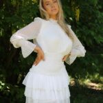 Martine Lunde Instagram – Annonse @kouture_no 🌸 Klokken 20.00 slippes kjolene på Kouture.no🤍 Jeg kjører live på insta da! Om du er interessert i å få tak i en kjole fra kolleksjonen burde du sitte klar, for interessen er stor🌸 Vi sees live 20.00!