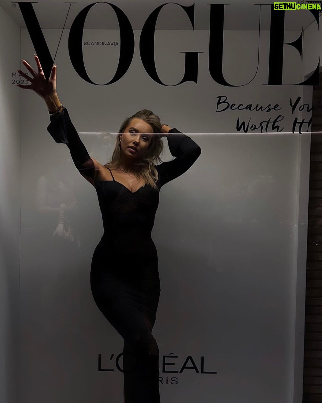 Martine Lunde Instagram - Annonse- Covergirls😜 @lorealparis x @voguescandinavia Copenhagen