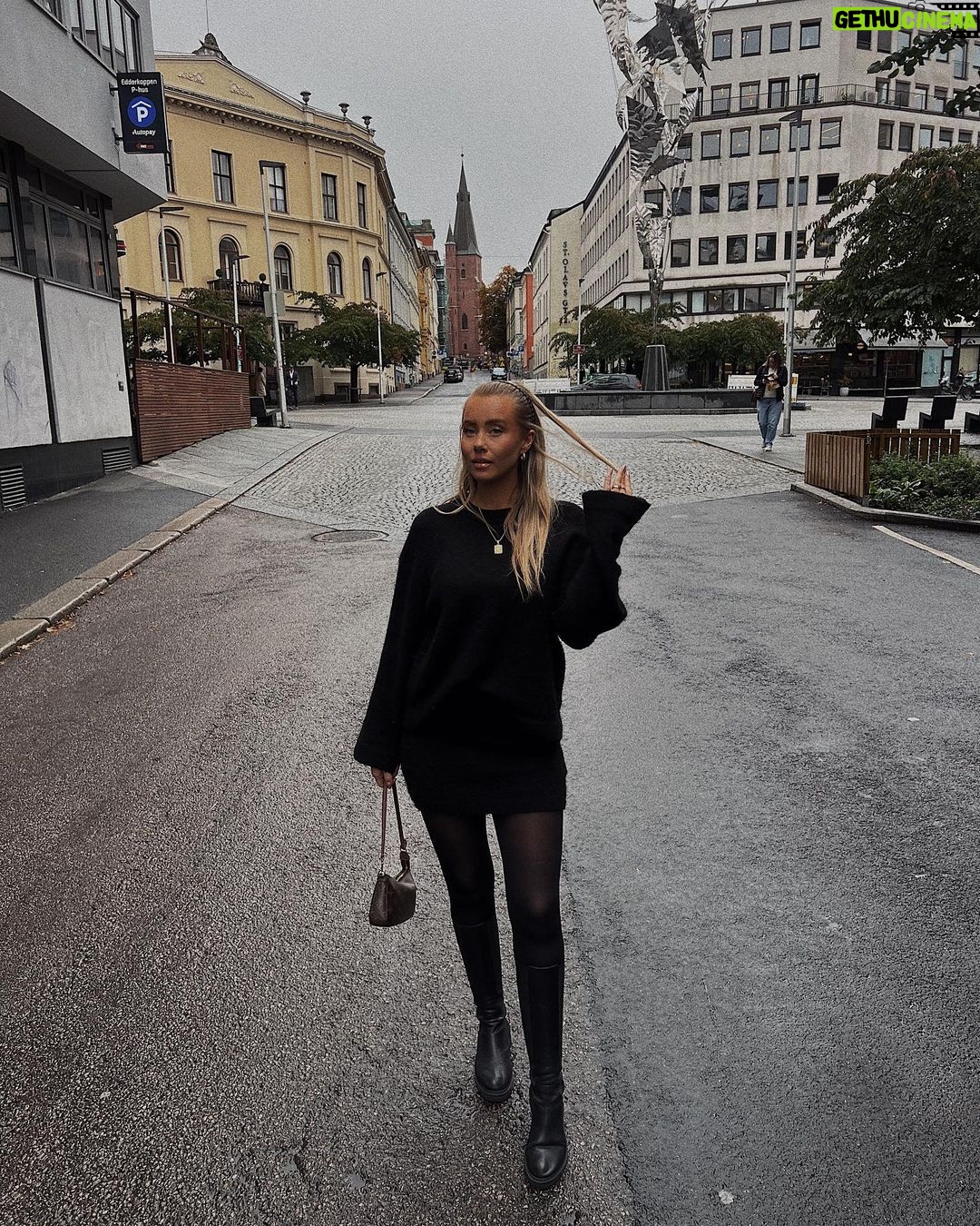 Martine Lunde Instagram - 🖤 Oslo, Norway