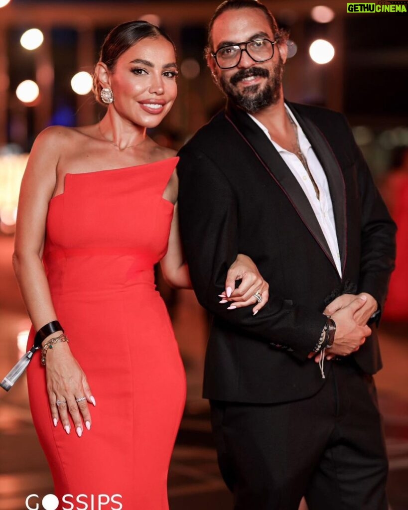 Marwan Younes Instagram - What a night it was 🩵 from the drama festival held in Alamein by @umsegypt with my lovely wife @hendhassan57 Photo by @norayoussef_photography Redcarpet shot by @maged_helal